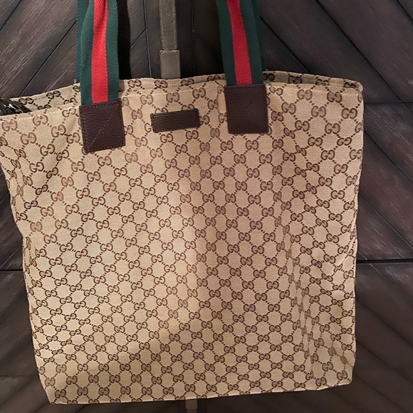 Gucci Handbags - Beautiful Authentic Gucci Tote